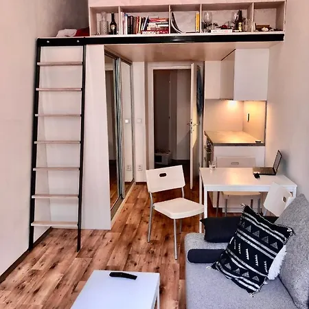 Karlin Cozy * Praha
